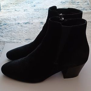 Aquatalia Suede Bootie, 6M, Black, Made in Italy